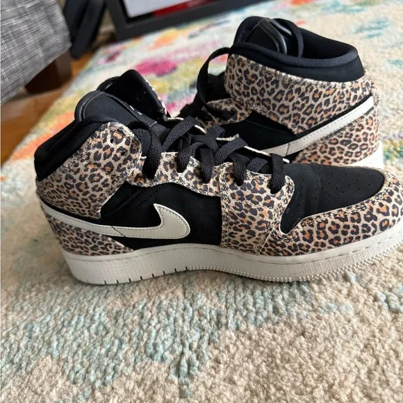 Nike Air Jordan 1 Mid SE Sneakers - Black and Tan Leopard Print Only worn once. - Picture 6 of 11